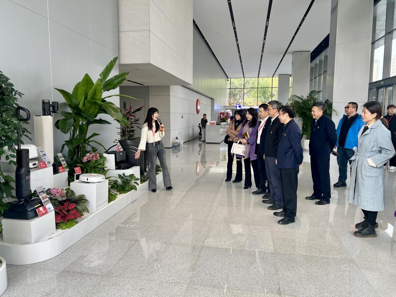 “文化铸魂、标准筑基、科技强国”联学共建主题党日活动成功举办