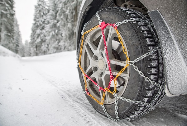 冰雪路面上，如何保障车辆行驶安全？